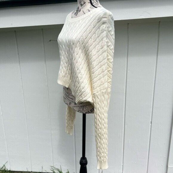 NWOT off white cable knit cropped Crewneck long sleeve sweater - Picture 11 of 12